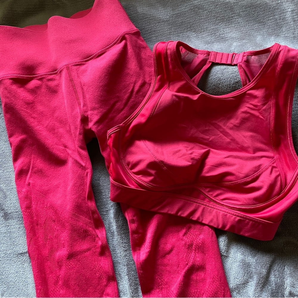 Fabletics Red Sports bra and leggings set 🔥